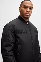 Cazadora bomber BOSS x NFL acolchada con parches especiales