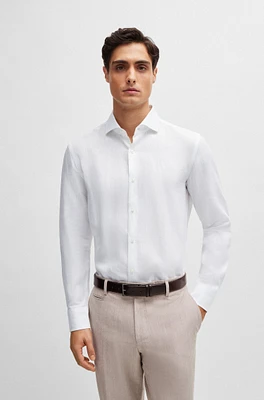Slim-fit shirt linen with spread collar