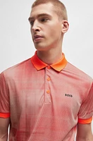 Polo de malla estampada con detalle logo