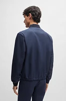 Slim-fit jacket wrinkle-resistant mesh