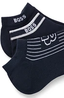 Three-pack of ankle-length socks with branding