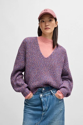 Relaxed-fit V-neck sweater a ribbed knit