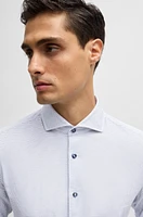 Casual-fit shirt structured cotton with spread collar