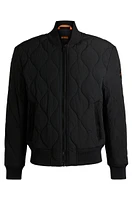 Water-repellent jacket with onion quilting