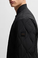 Water-repellent jacket with onion quilting