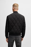 Water-repellent jacket with onion quilting