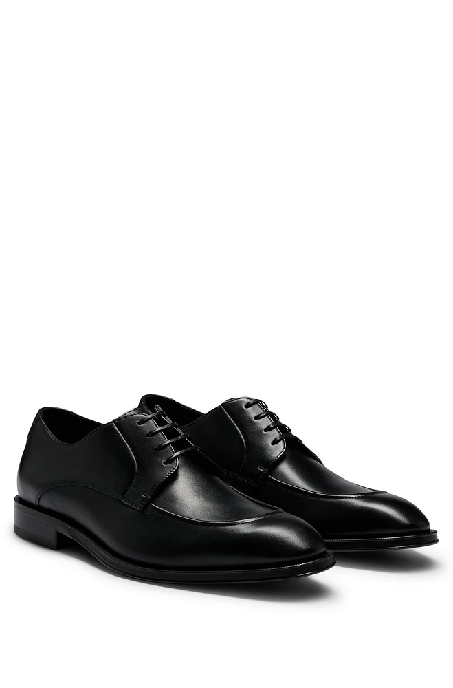 Leather Derby shoes with double stitching on uppers