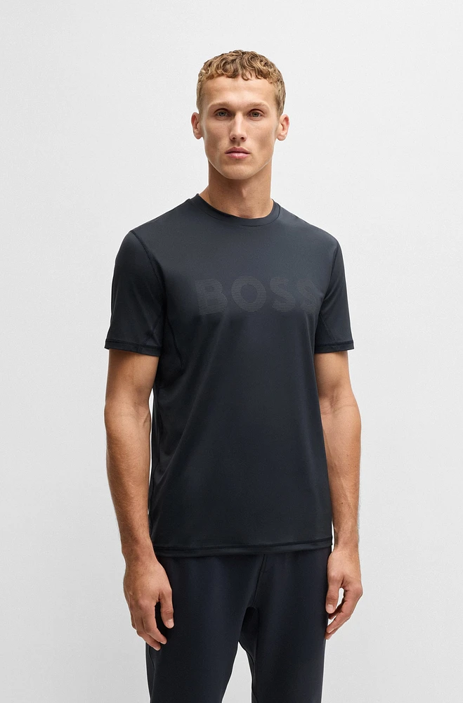 Active slim-fit T-shirt with moisture management