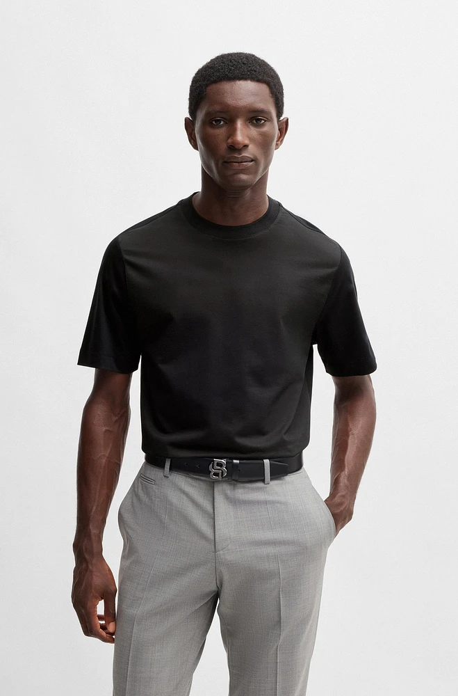 Regular-fit T-shirt with structured body