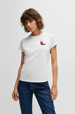 Fitted T-shirt cotton with crystal-studded chili pepper