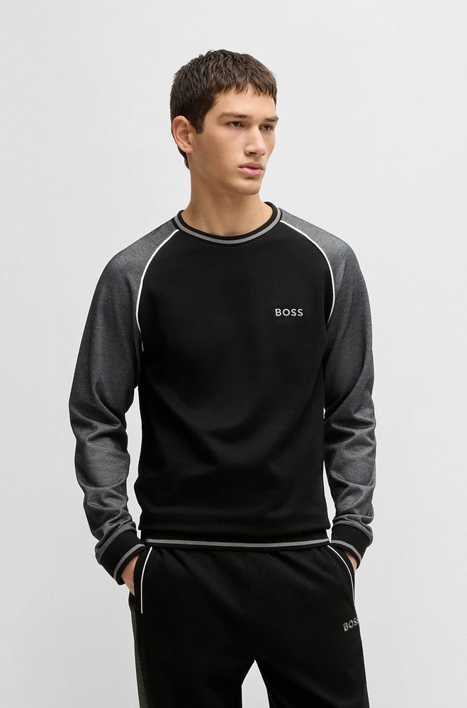 Sweatshirt with contrast piping