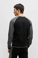 Sweatshirt with contrast piping