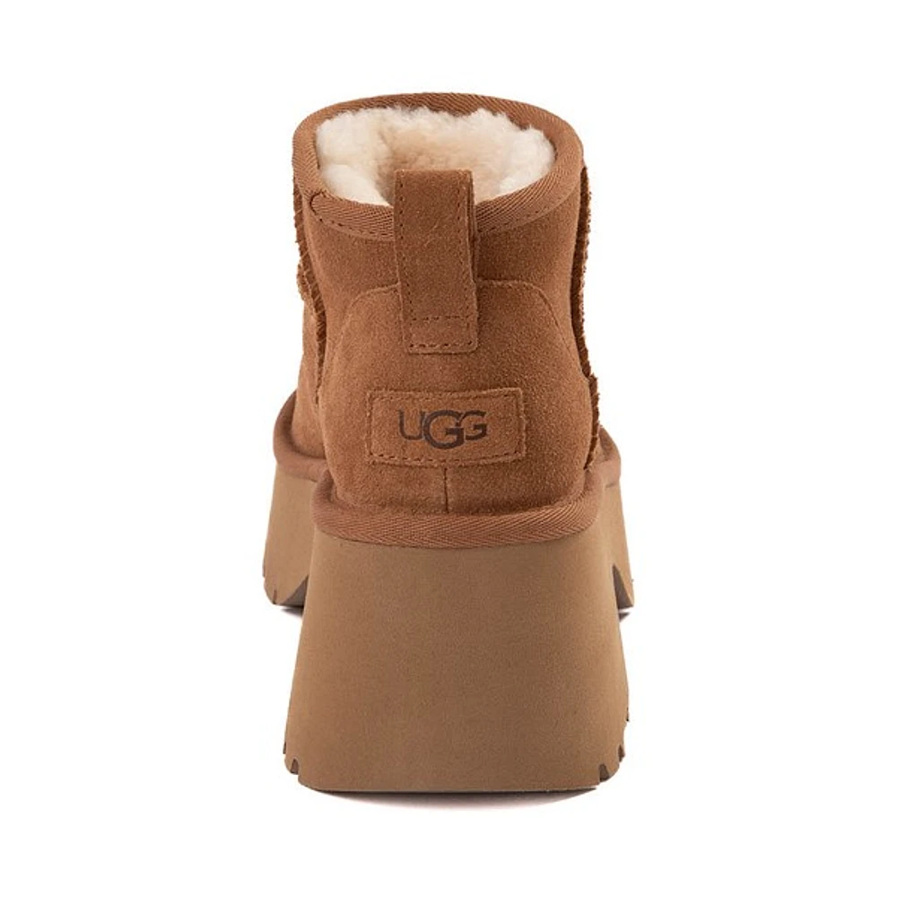 Botte UGG® Classic Ultra Mini New Heights pour femmes - Châtaigne