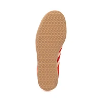 Chaussure athlétique adidas Gazelle pour femmes - Rouge / Rose