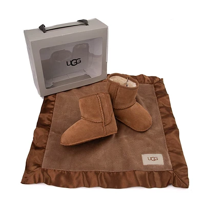 UGG® Classic And Lovey Boot And Blanket Set - Baby / Toddler - Chestnut