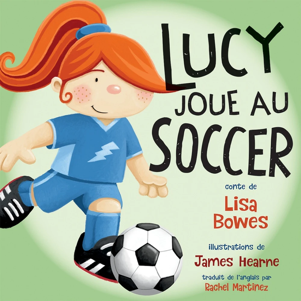 Lucy joue au soccer