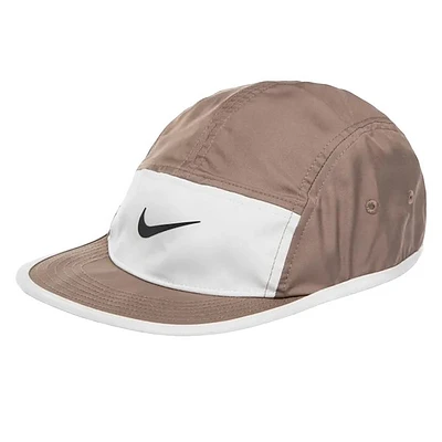 Nike Dri-FIT Fly Unstructured Swoosh Cap in Cream/Brown/Black in Beige, Polyester