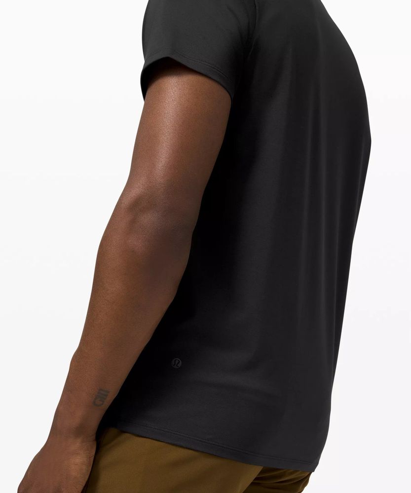 lululemon Fundamental V-Neck T-Shirt | Men's Short Sleeve Shirts & Tee's