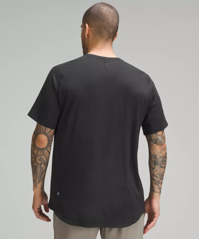 License to Train Short-Sleeve Shirt | Men's Short Sleeve Shirts & Tee's