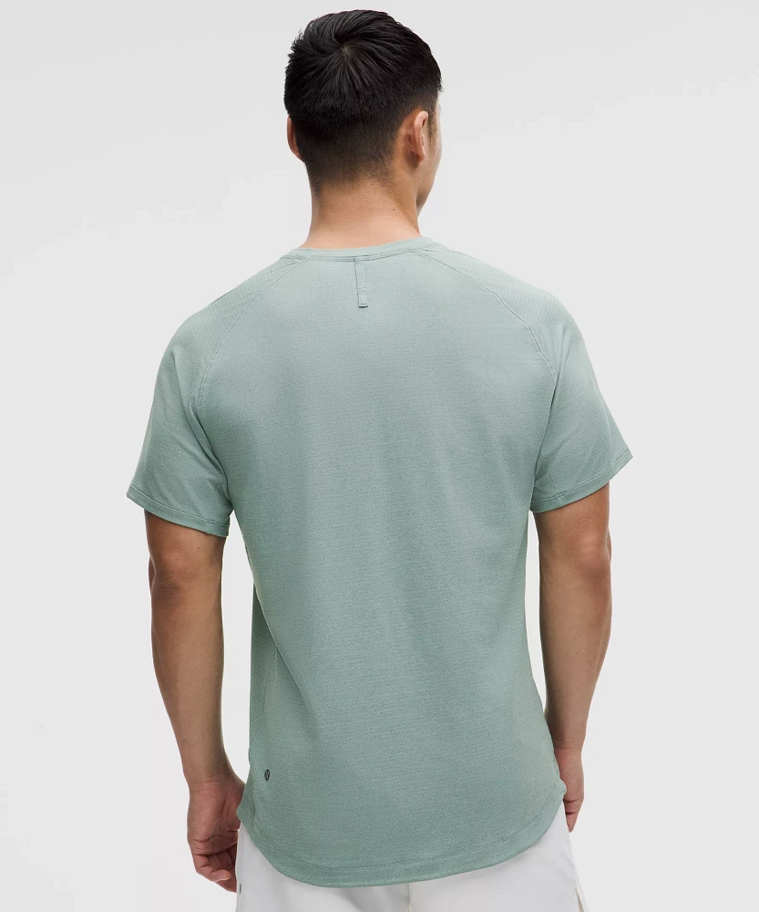 License to Train Short-Sleeve Shirt | Men's Short Sleeve Shirts & Tee's
