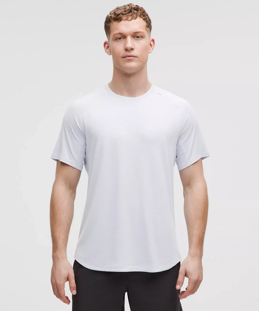 License to Train Short-Sleeve Shirt | Men's Short Sleeve Shirts & Tee's