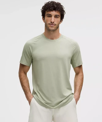 License to Train Short-Sleeve Shirt | Men's Short Sleeve Shirts & Tee's