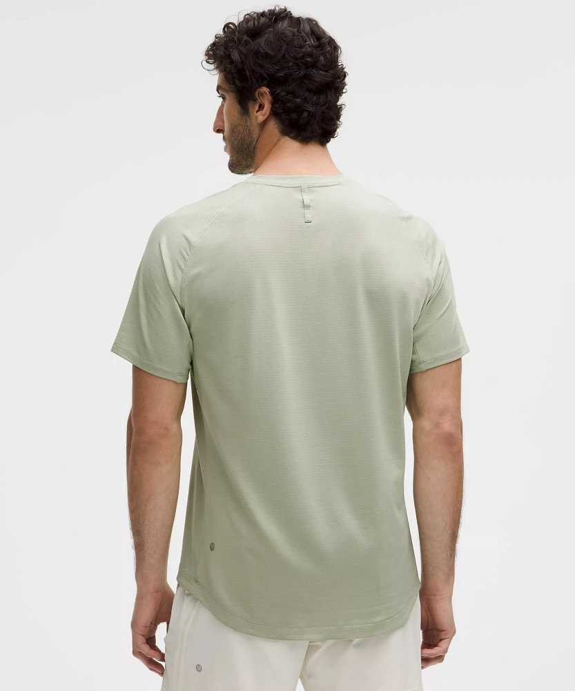 License to Train Short-Sleeve Shirt | Men's Short Sleeve Shirts & Tee's