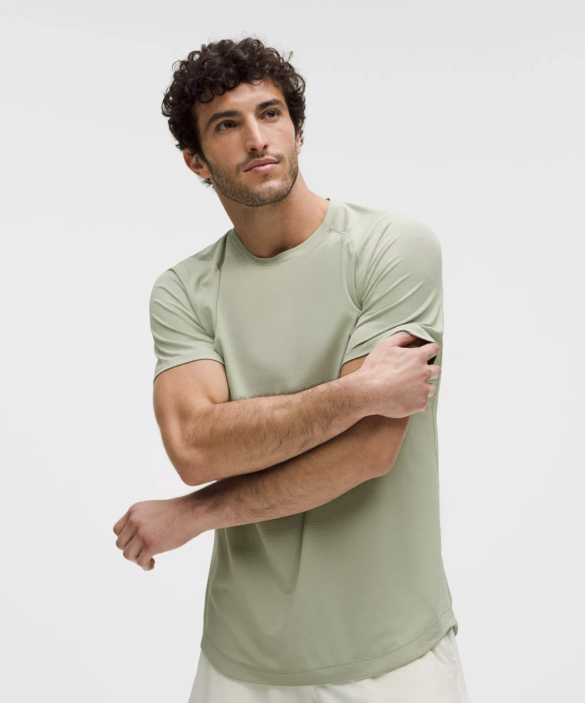 License to Train Short-Sleeve Shirt | Men's Short Sleeve Shirts & Tee's