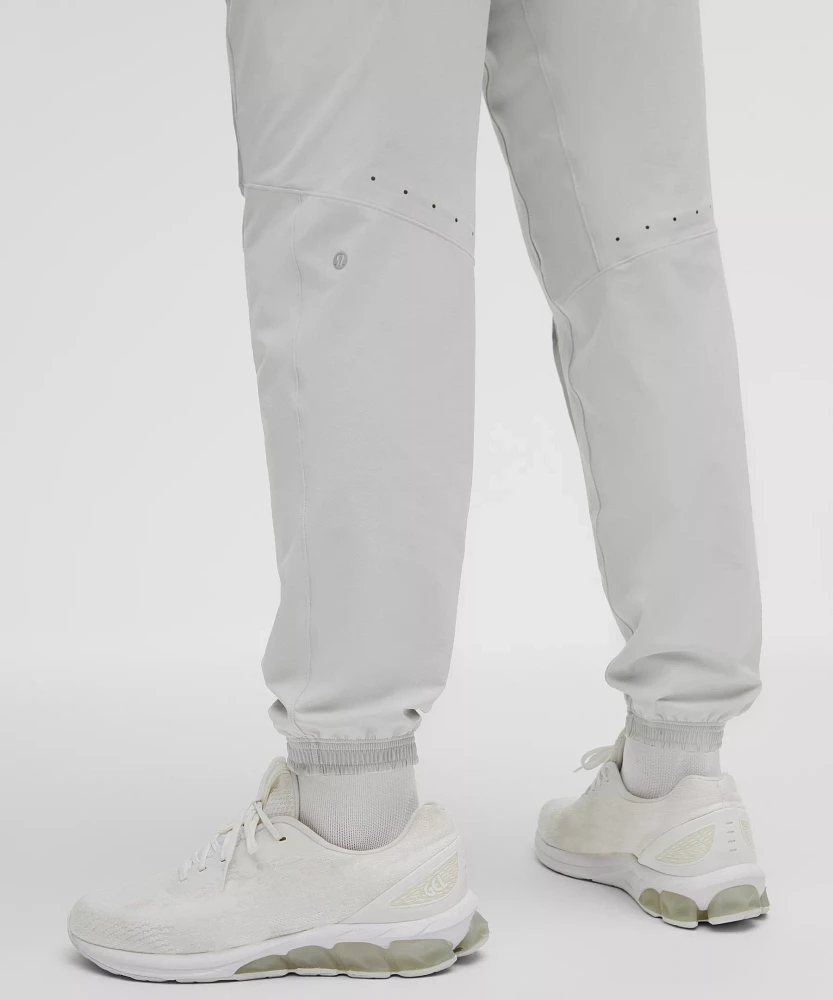 License to Train Cargo Jogger | Men's Joggers