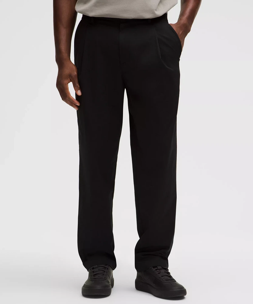 Woven Classic-Fit Pleated Trouser *Regular | Men's Trousers
