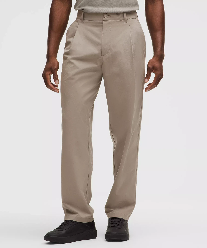 Woven Classic-Fit Pleated Trouser *Regular | Men's Trousers