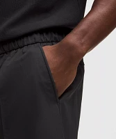 Woven Pintuck Pull-On Short 8" | Men's Shorts