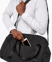 Command the Day Duffle Bag 37L | Men's Bags,Purses,Wallets