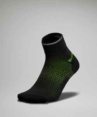 Men's MacroPillow Ankle Running Sock *Medium Cushioning Online Only | Socks