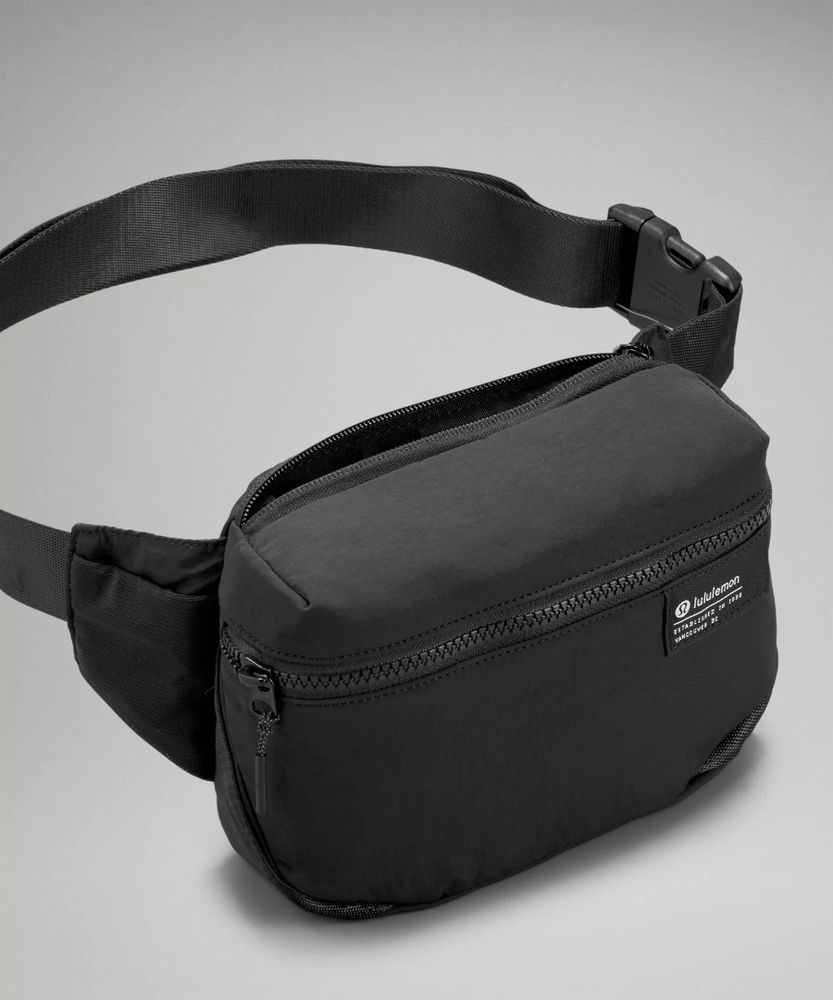  Lululemon Athletica Everywhere Belt Bag 2L Large (Black),  (LU9B11S) | Waist Packs