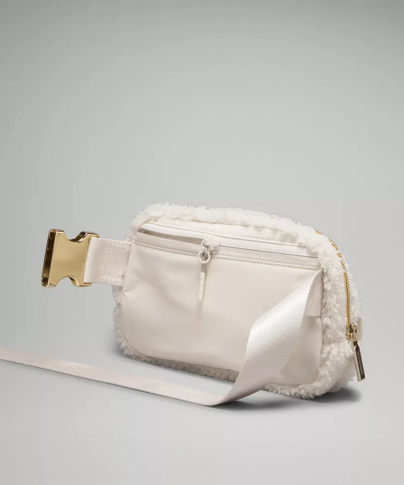 Lululemon Athletica Everywhere Belt Bag 1L (White), White Opal, Small :  : Clothing, Shoes & Accessories
