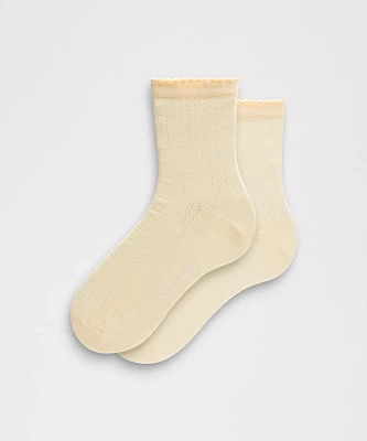 Unisex Pointelle Quarter Socks |