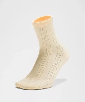 Unisex Pointelle Quarter Socks |