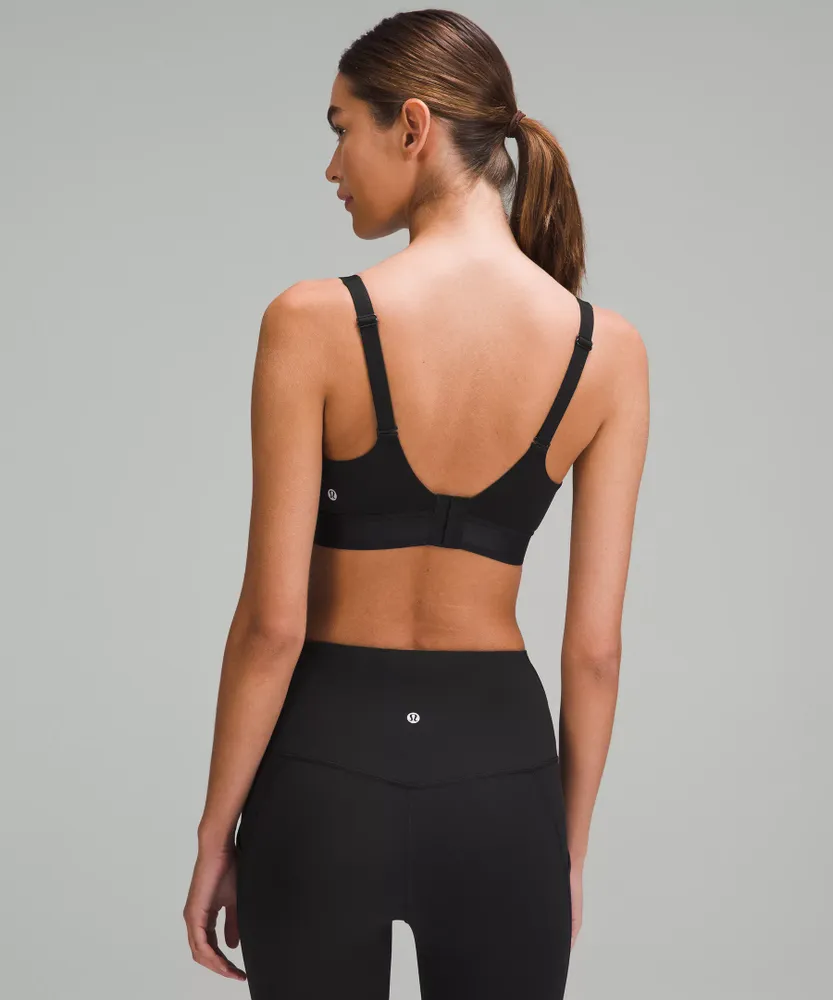 Lululemon athletica SmoothCover Yoga Bra *Light Support, B/C Cup