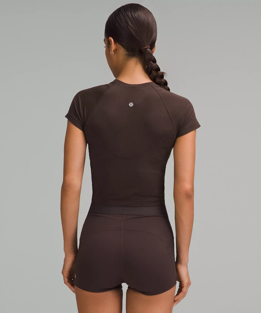 Swiftly Tech Cropped Short-Sleeve Shirt 2.0 | Women's Short Sleeve Shirts & Tee's