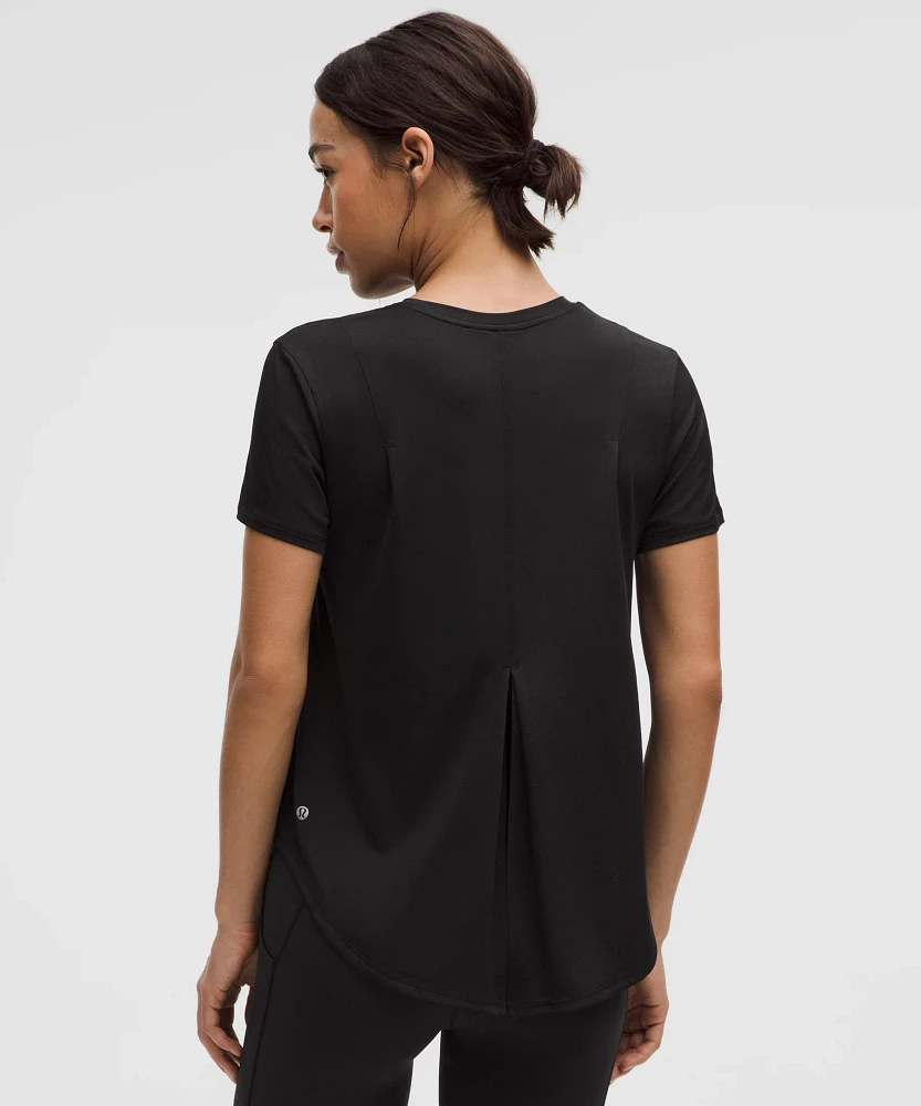 Lightweight Split-Back Training T-Shirt | Women's Short Sleeve Shirts & Tee's