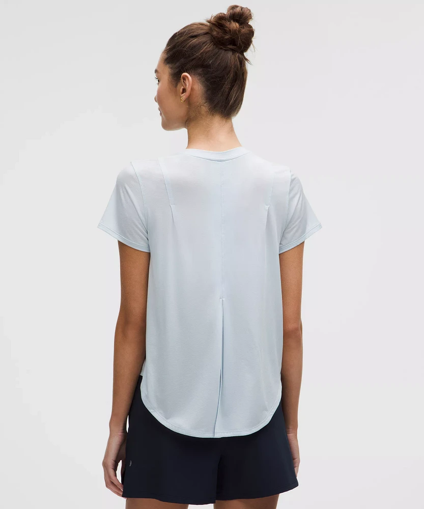 Lightweight Split-Back Training T-Shirt | Women's Short Sleeve Shirts & Tee's