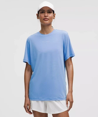 Jersey Training Short-Sleeve Shirt *Run Graphic | Women's Short Sleeve Shirts & Tee's