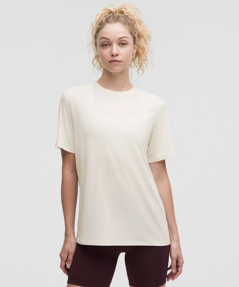 Jersey Training Short-Sleeve Shirt *Run Graphic | Women's Short Sleeve Shirts & Tee's