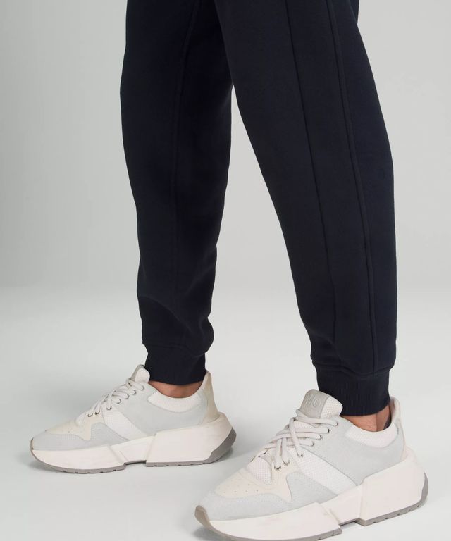 Mid-Rise Houndstooth Jogger Pant - 28