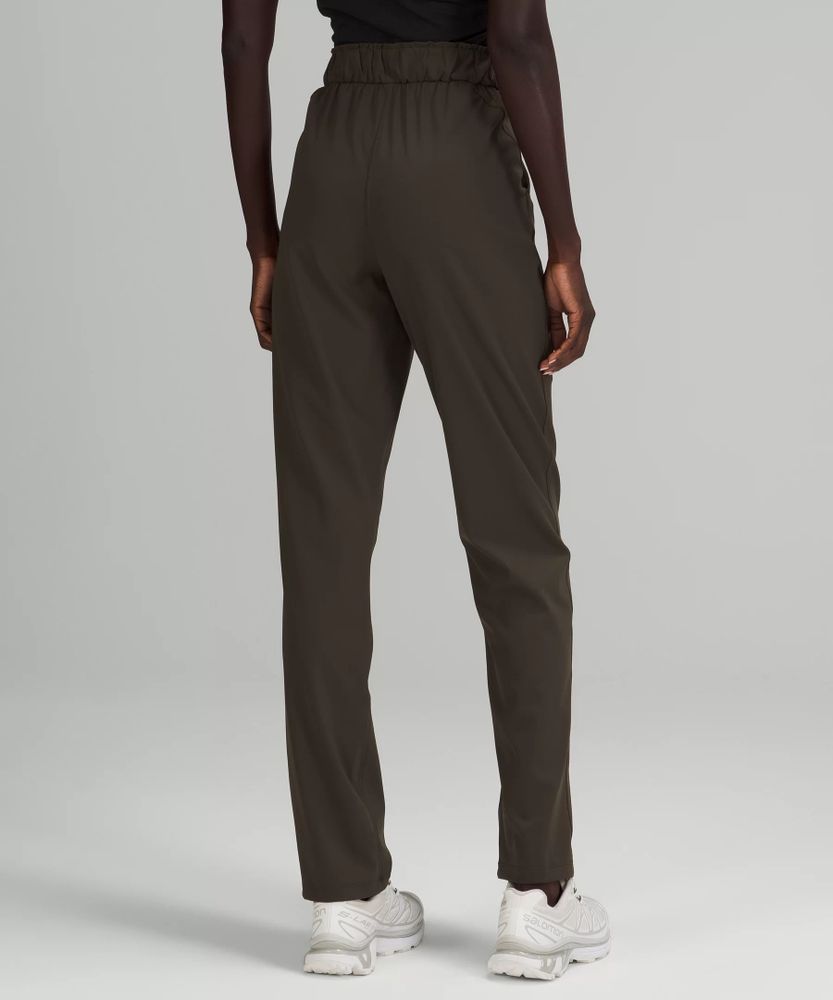 Straight-Leg Mid-Rise Pant Luxtreme *Regular