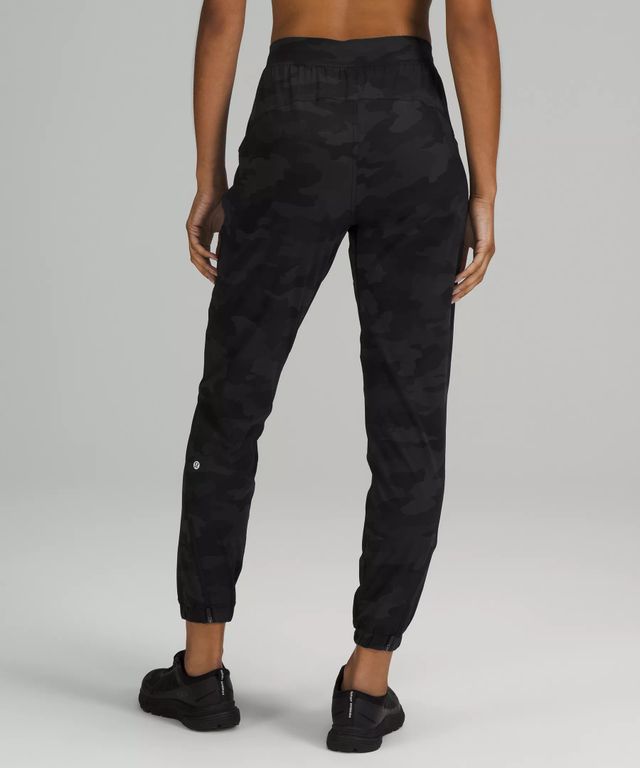 Adapted State High-Rise Jogger *Airflow