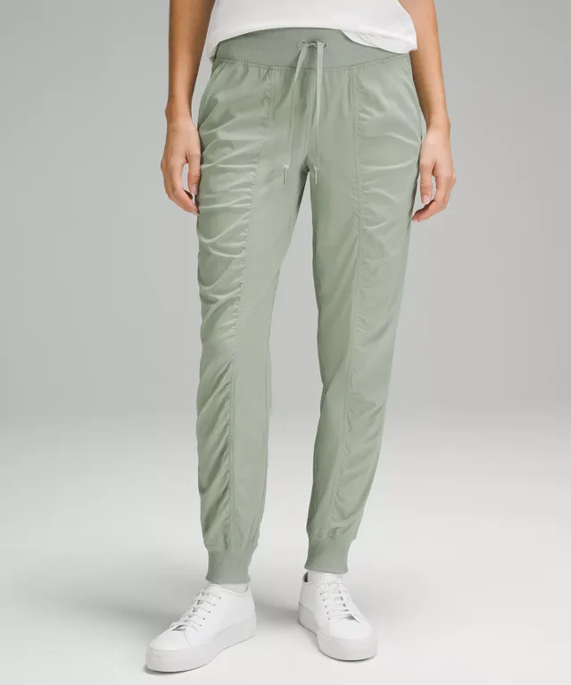 LULULEMON Studio Pants Activewear Gray Sz 4/6 Short