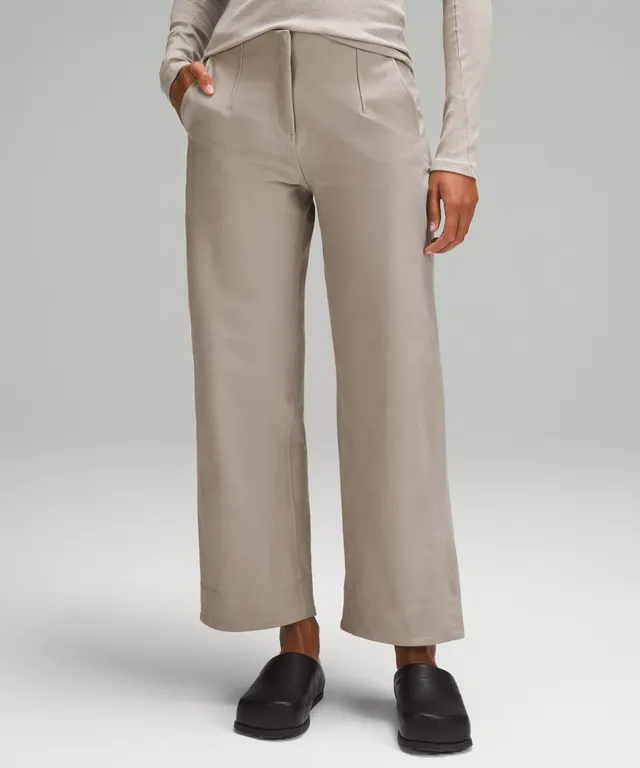 Tapered-Leg Mid-Rise Pant 7/8 Length *Luxtreme
