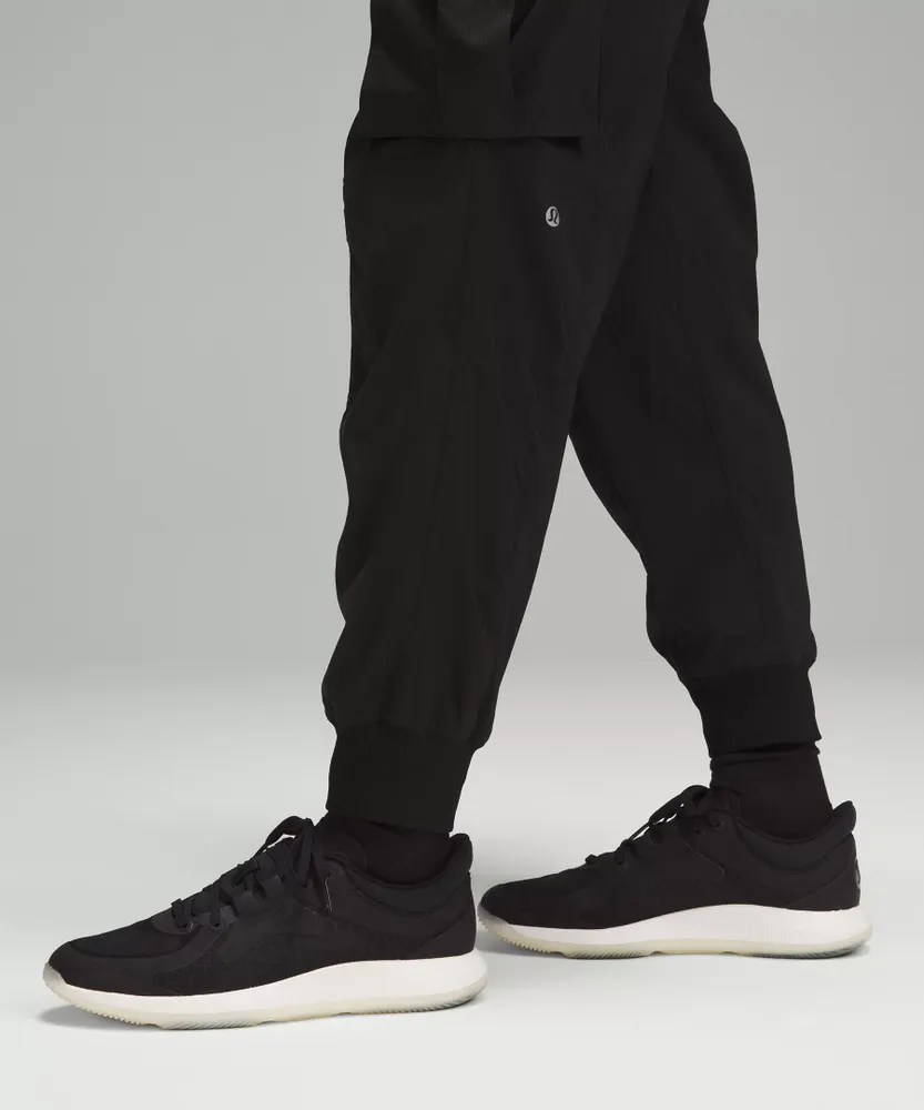 Dance Studio Relaxed-Fit Mid-Rise Cargo Jogger | Women's Joggers